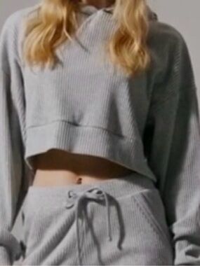 Alo Muse Cropped Hoodie Medium